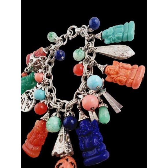 Asian Motiff Hard to Find Signed Napier Glass Charm Bracelet (A5580) - Picture 3 of 6